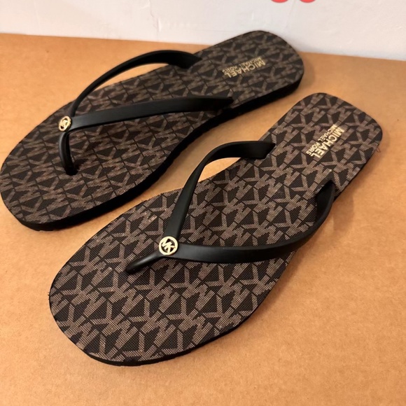 MK monogram flip flop - Picture 2 of 2